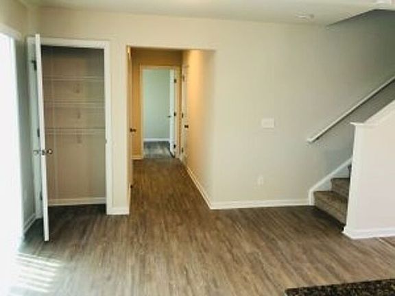 3rd image of 125 Council Loop
