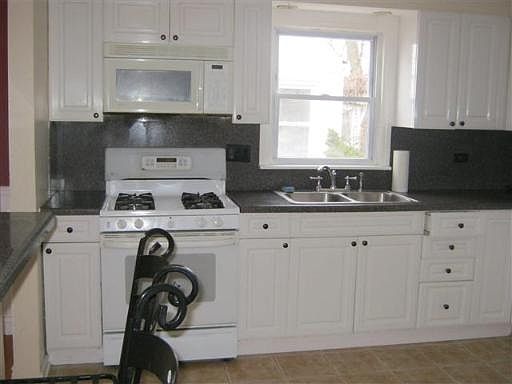5th image of 10108 W Schiller Blvd