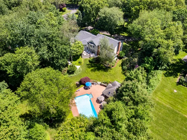 5 Forest Glen Drive, Woodbridge, CT 06525