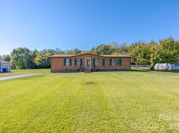 149 Hallmark Estates Dr, Statesville, NC 28625