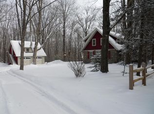 399 Manor Dr, Pocono Manor, PA 18349