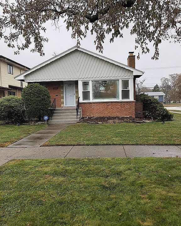1st image of 5319 W Oakdale Dr