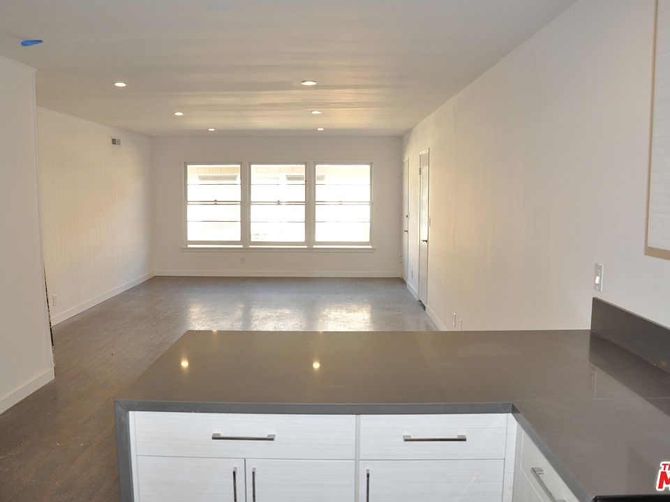 1st image of 348 S Elm Dr APT 4