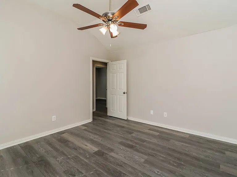 9112 Christopher Cir — Photo 11