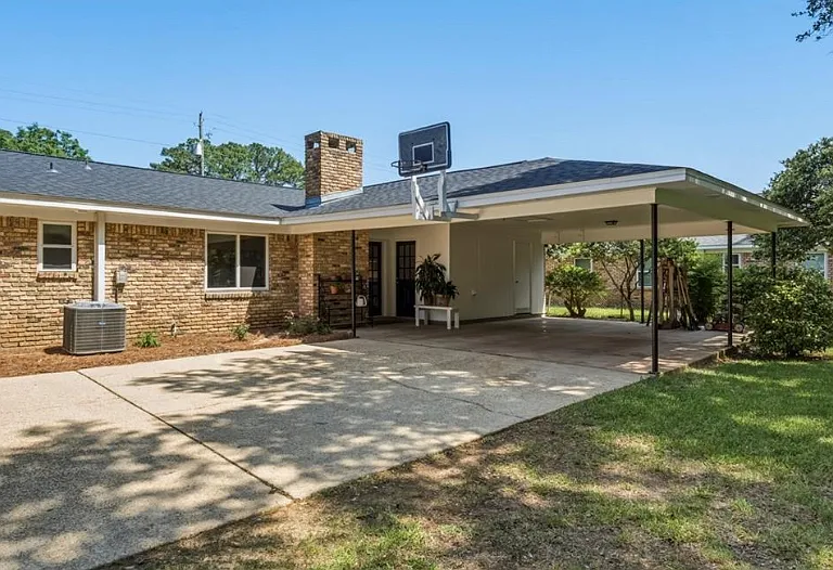 4217 Spring Valley Dr S — Photo 14