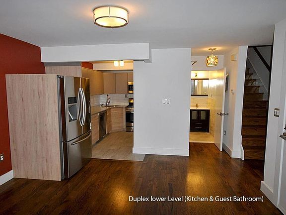 2nd image of 62A Bainbridge St #2