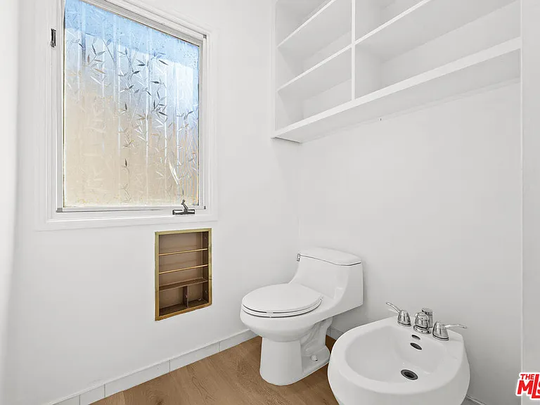 244 S Almont Dr — Photo 49