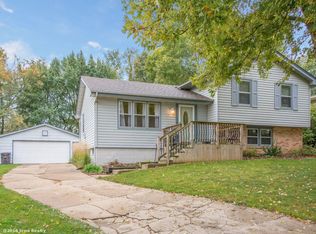 1743 E Lacona Ave, Des Moines, IA 50320