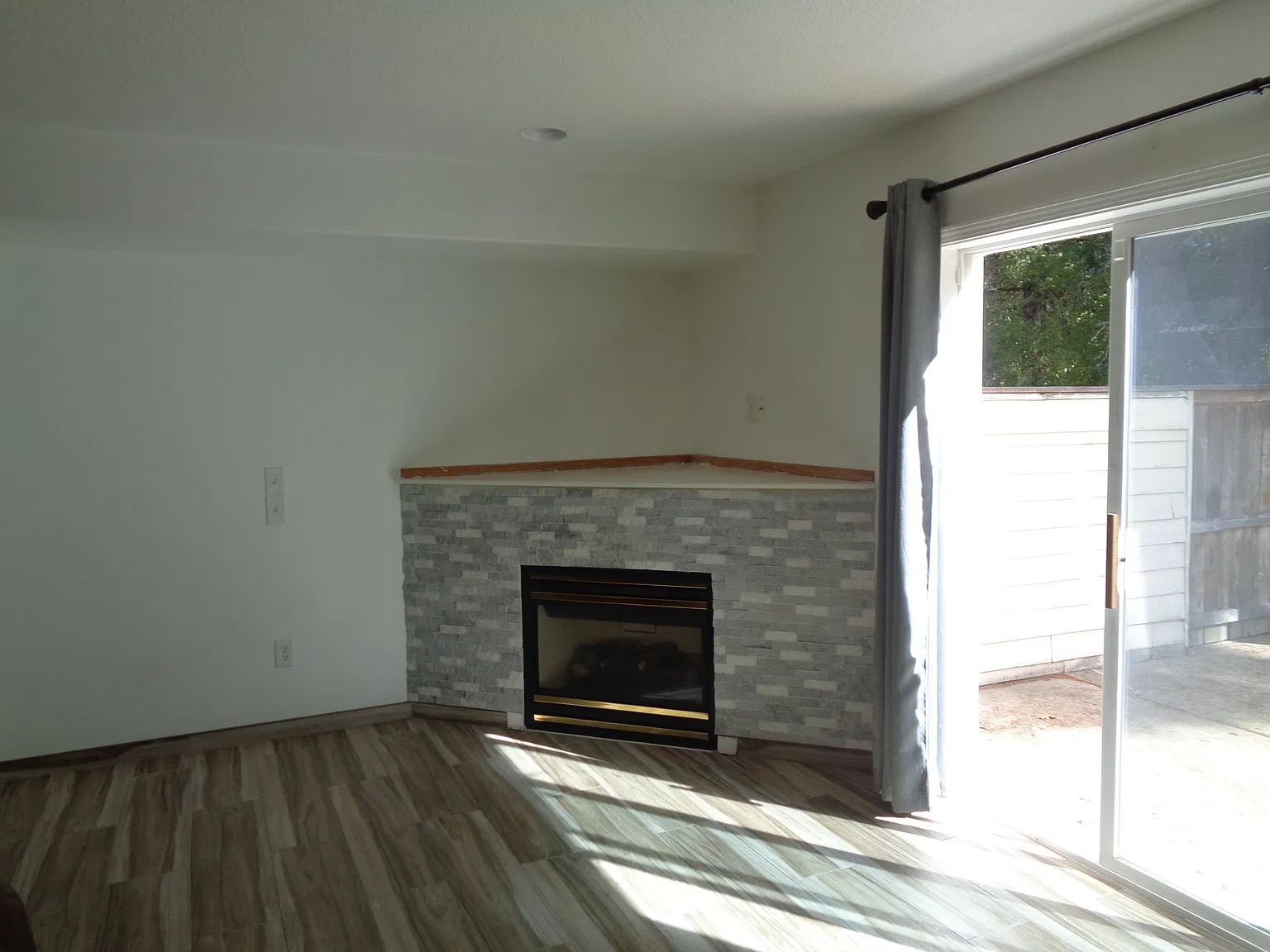 3 bed, 2.5 bath, 1770 sqft, $2,295 — Photo 2
