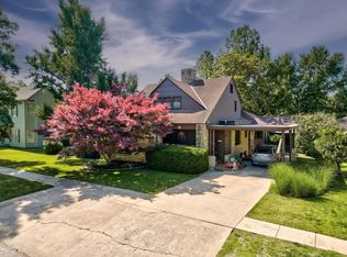 811 E 10th Ave, Winfield, KS 67156