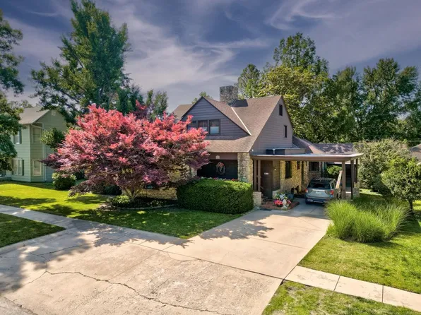 811 E 10th Ave, Winfield, KS 67156