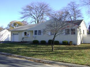 615 Sunset Pl, Middletown, NJ 07748