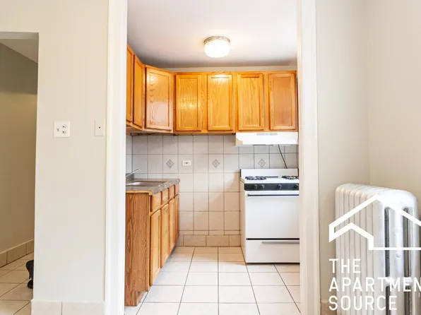7460 N Ashland Blvd #1, Chicago, IL 60626