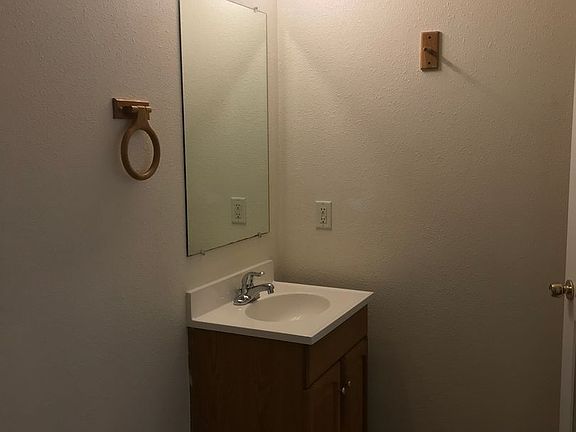 3rd image of 4141 Grizzly Way