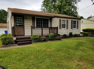 694 Summit Rd, Ravenna, OH 44266