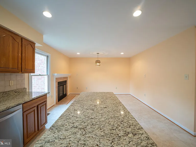 10168 Turnberry Pl — Photo 11