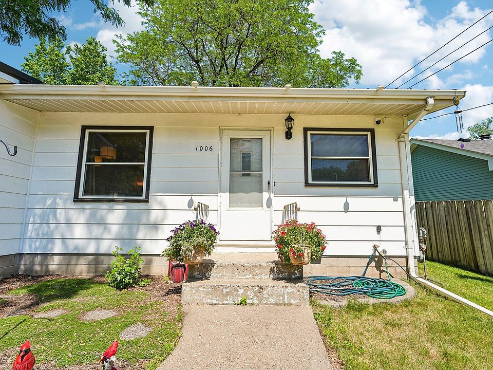 1st image of 1006 Summit Ave