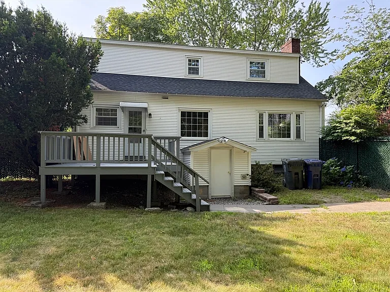 22 Arlington St — Photo 17