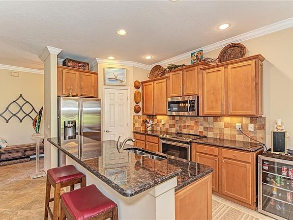 4th image of 1396 Maseno Dr