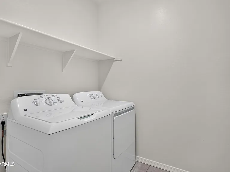 2097 E Grazing Meadow Ln — Photo 18