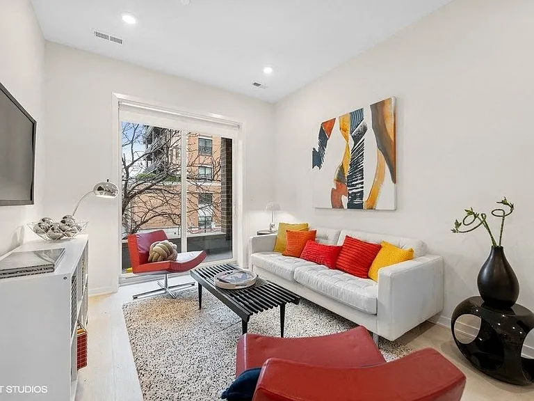 4714 N Sheridan Rd — Photo 14