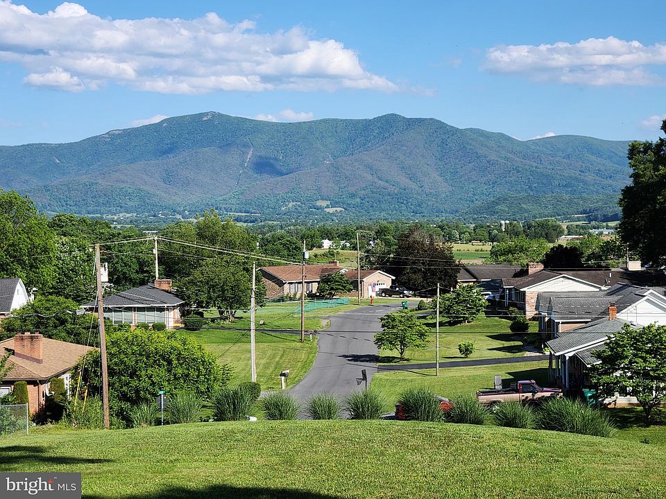 1st image of 32 Greenfield Dr