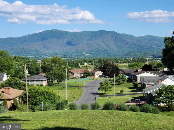 32 Greenfield Dr, Luray, VA 22835