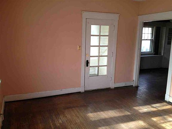 5th image of 6442 Welton St