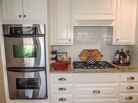 4th image of 2402 Essex Dr