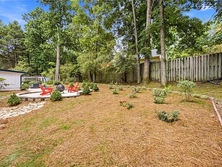2220 Spring Mill Cv — Photo 38