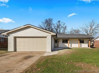 6915 E 18th St, Tulsa, OK 74112