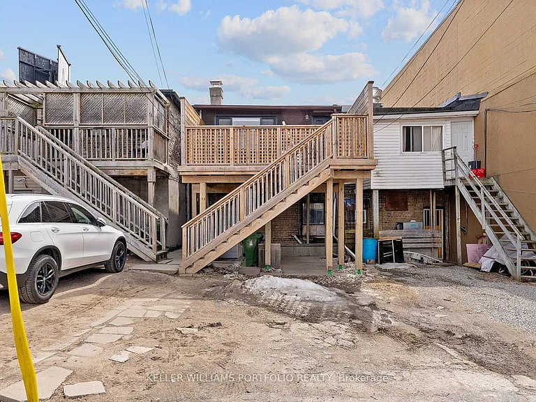 2118A Danforth Ave — Photo 38