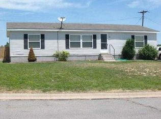 1613 Mulberry Cir, Dodge City, KS 67801