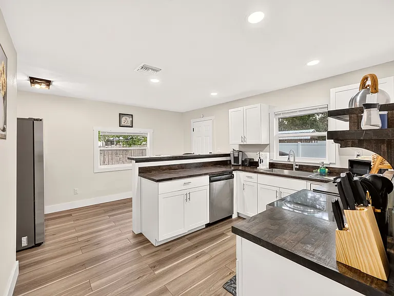 705 NW 64th Pl — Photo 38