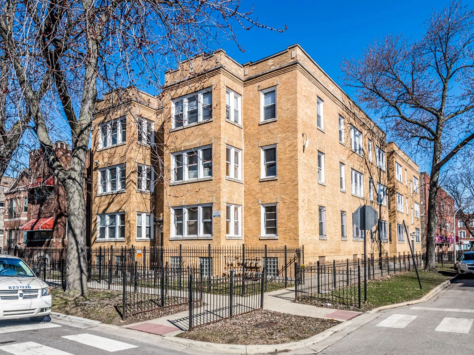 5100 W Monroe — Photo 2