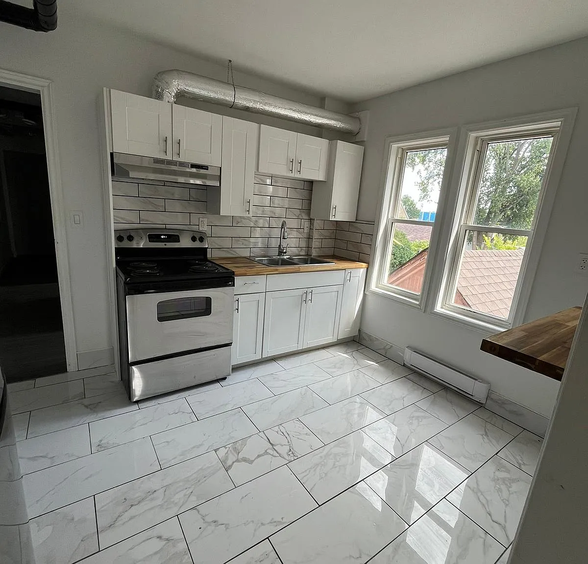 2 bed, $1,200 — Photo 1