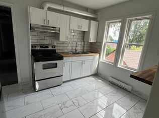 738 Windsor Ave #4, Windsor, ON N9A 1J9