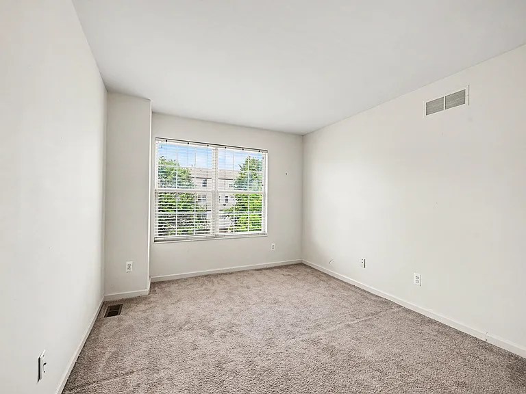 2878 Barclay Way — Photo 32