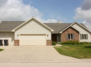 520 Moraine Dr, Elkhart Lake, WI