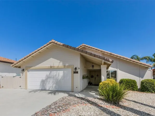 23240 Continental Dr, Canyon Lake, CA 92587