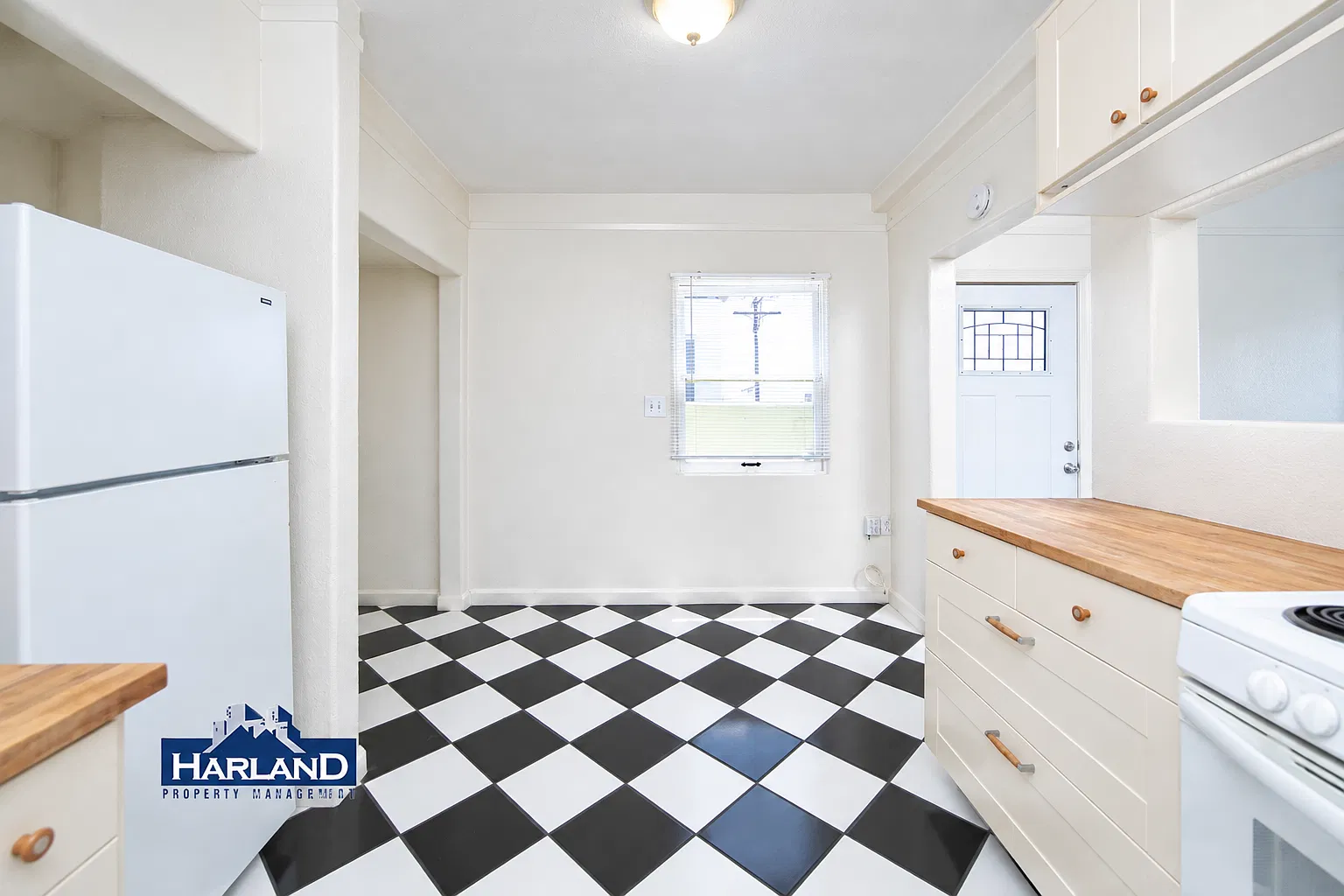 3809-3815 Ray Street - 3809 (Residential) — Photo 2