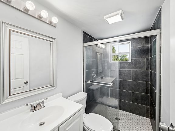 4th image of 1519 Olympian Way SW #D