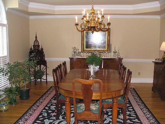 Formal dining room