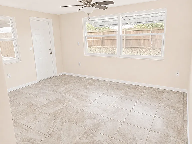 10801 Oldham Rd — Photo 10