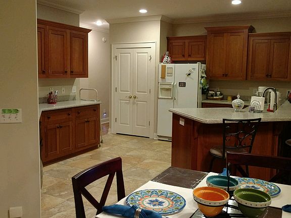 from eat in area to kitchen