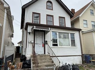 102 Maple Ave, Staten Island, NY 10302