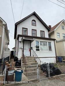 102 Maple Ave, Staten Island, NY, 10302