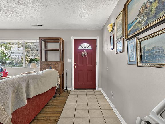 5th image of 2597 Canyon View Dr