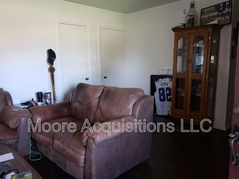 1306 N Travis St — Photo 4