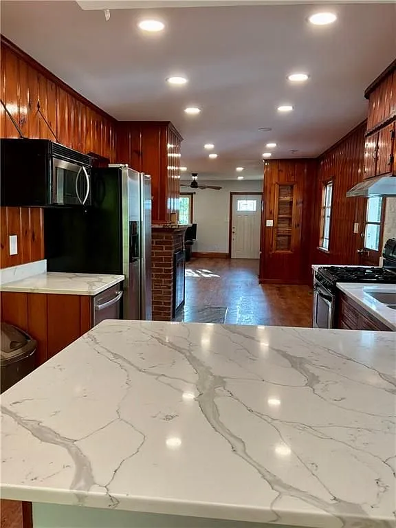 3 bed, 3.0 bath, 1415 sqft, $3,200 — Photo 1